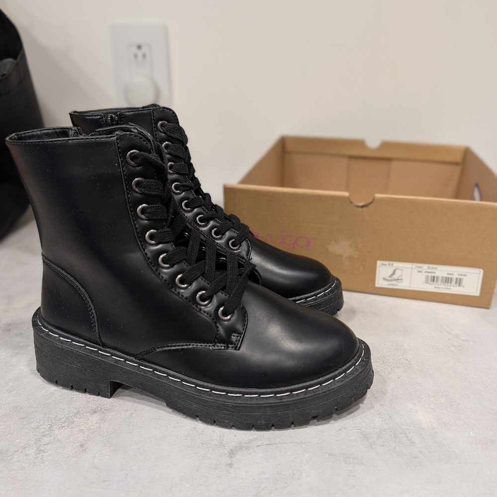 New, Soda Women's Boots Size 6.5